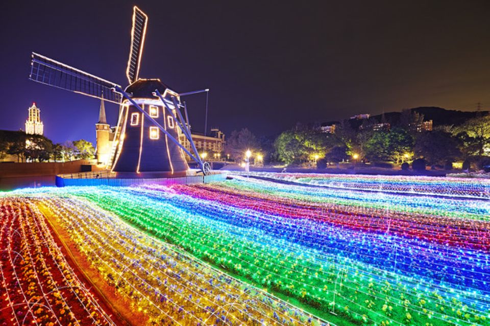 LED light display at a winter illumination event